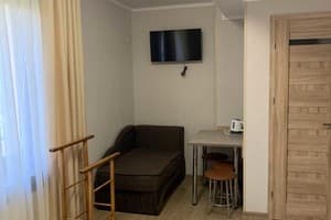 Отель Каприз. Семейный трехместный №12 (2+1) 4