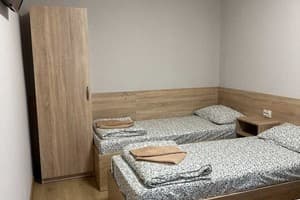 Отель Каприз. Стандарт 4-местный  10