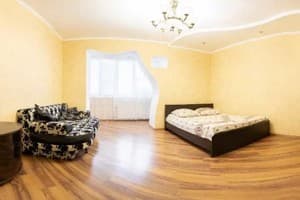 В центре на ул. Кориатовичей, 25/2 5