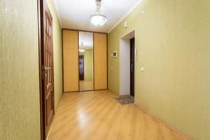 В центре на ул. Кориатовичей, 25/2 3