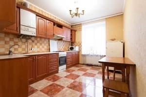 В центре на ул. Кориатовичей, 25/2 2